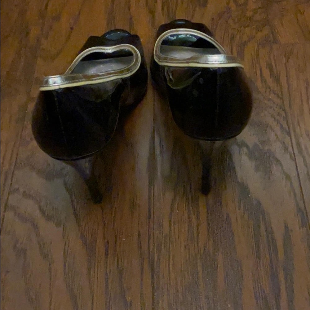 Heels - Picture 3 of 4